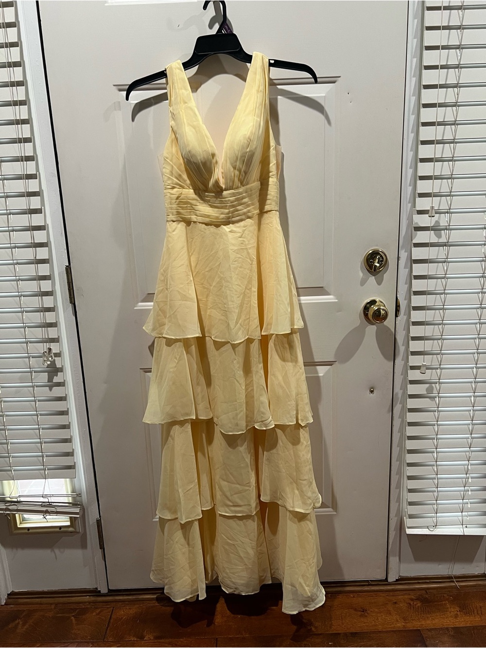 Elegant Pale Yellow Tiered V-Neck Formal Dress